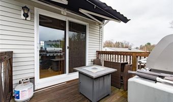 10 Flanders St, Johnston, RI 02919