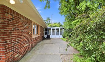 26 W Hill Valley Dr, Indianapolis, IN 46217