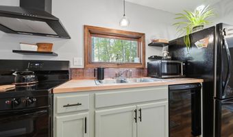 4 Clark Island Rd, Amherst, NH 03031
