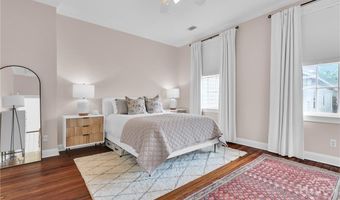 221 E 32nd St, Savannah, GA 31401