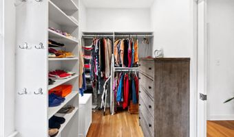 5213 CATHEDRAL Ave NW, Washington, DC 20016
