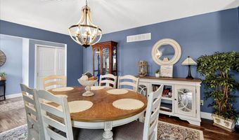 1009 Dutch Mill Dr, Ballwin, MO 63011