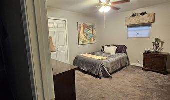 1504 S Tyler Ave, Aurora, MO 65605