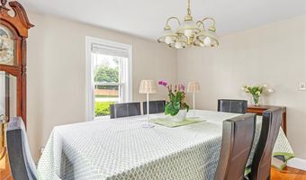 33 Upland Way, Barrington, RI 02806
