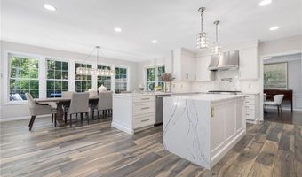64 Fieldstone Ln, North Kingstown, RI 02874
