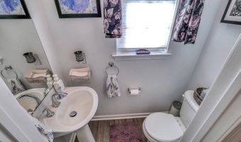 7 Ruth Ct, Absecon, NJ 08201