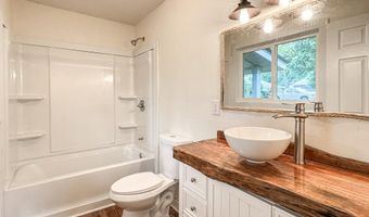 222 Ave D, Apalachicola, FL 32320