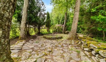 117 Chippenwood Ln, Bristol, CT 06010