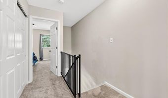 210 Braeshire Dr D, Ballwin, MO 63021