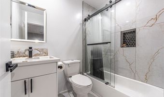 2223 S Highland Ave, Los Angeles, CA 90016