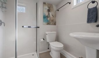 143 Oak St, Amityville, NY 11701