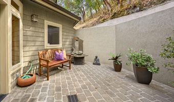 545 Ashland Creek Dr, Ashland, OR 97520