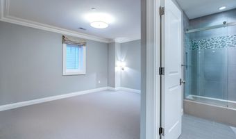 5120 WESSLING Ln, Bethesda, MD 20814