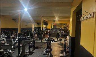 9 Maplewood Ave, Bloomfield, CT 06002