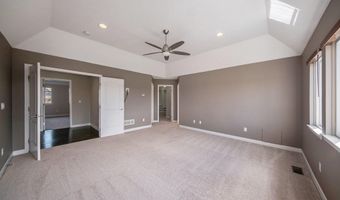 864 Gallery Ln, Ann Arbor, MI 48103