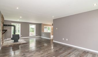 27 South St, Blandford, MA 01008