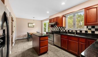 20 Adirondack Dr, East Greenwich, RI 02818
