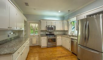 106 17th St, Apalachicola, FL 32320