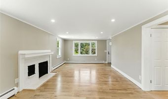 82 Barton Ave, Warwick, RI 02889