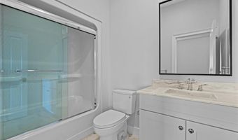 18 State St 5 (3rd Floor East), Bristol, RI 02809