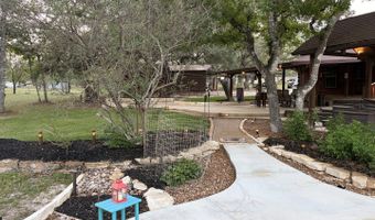 828 Shady Grv, Adkins, TX 78101