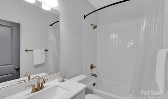 5052 Lesleewood Ct, Charlotte, NC 28226