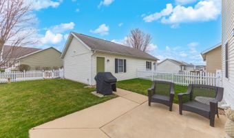 1220 Ogelthorpe Ave, Normal, IL 61761