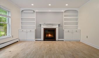 54 Trillium Trl, Bangor, ME 04401