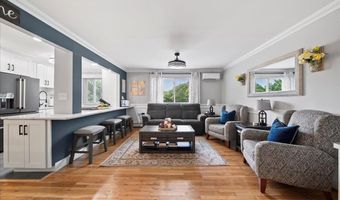 200 Merrick Rd R, Amityville, NY 11701