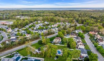 65 Serpentine Dr, Bayville, NJ 08721