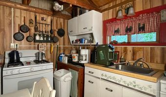 8002 HOLLY Ln, Alvin, WI 54542