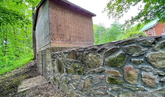 88 Angus Rd, Anawalt, WV 24808