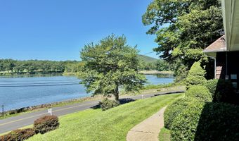 97 Middle River Rd, Danbury, CT 06811
