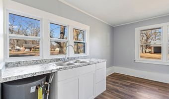 210 West St, Batesville, MS 38606