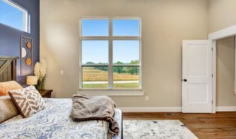 415 S Piper Ave, Ash Grove, MO 65604