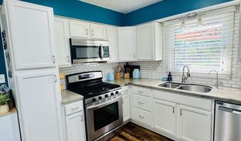 8422 Kankakee Ct, Indianapolis, IN 46217