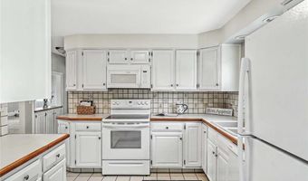 25 Viking Dr, Bristol, RI 02809