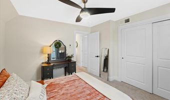 1307 Red Oak Plantation Dr, Ballwin, MO 63021
