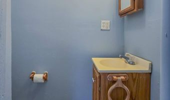 825 N 7th St, Arkansas City, KS 67005