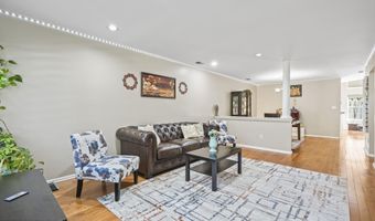 172 Windsong Cir, East Brunswick, NJ 08816