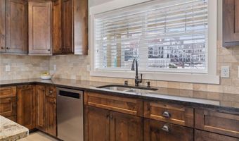 15653 Cobblestone Lake Pkwy, Apple Valley, MN 55124