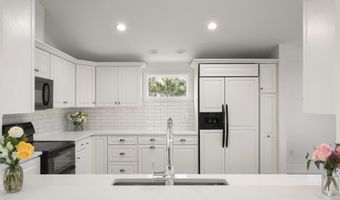 5 W 4TH St, Barnegat Light, NJ 08006