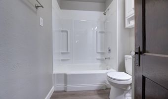 411 W Chestnut Ave, Arkansas City, KS 67005