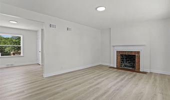 7025 Greenholly Dr, Affton, MO 63123