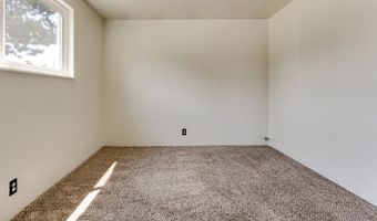 786 788 W QUINALT St, Springfield, OR 97477