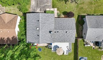 523 Maplewood Dr, Antioch, IL 60002