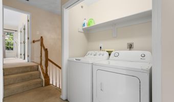 417 CLAYTON Ln, Alexandria, VA 22304