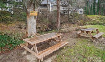 2 Creekside Ln, Asheville, NC 28803