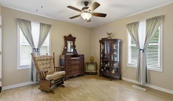 432 2nd St, Big Sandy, TN 38221
