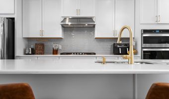 2949 Aughton Rd, Ann Arbor, MI 48105